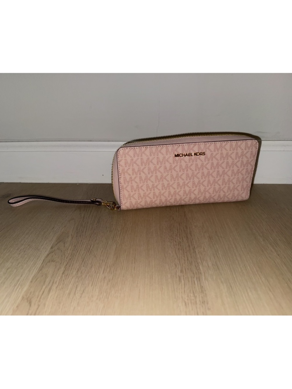Michael Kors Blush Signature Zip-Around Wristlet Wallet